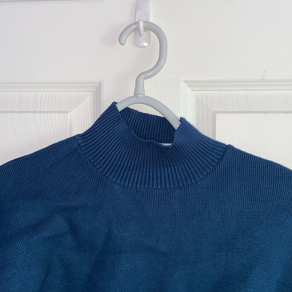 Dynamite Sweater - Picture 2 of 5